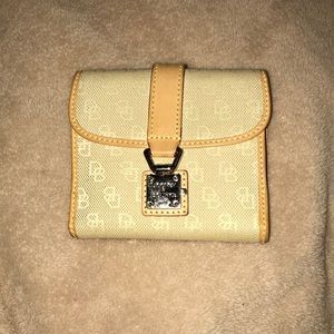Dooney & Bourke wallet